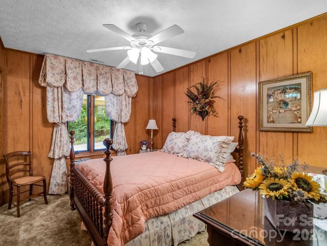 12 Chippewa Trail, Black Mountain, NC 28711
