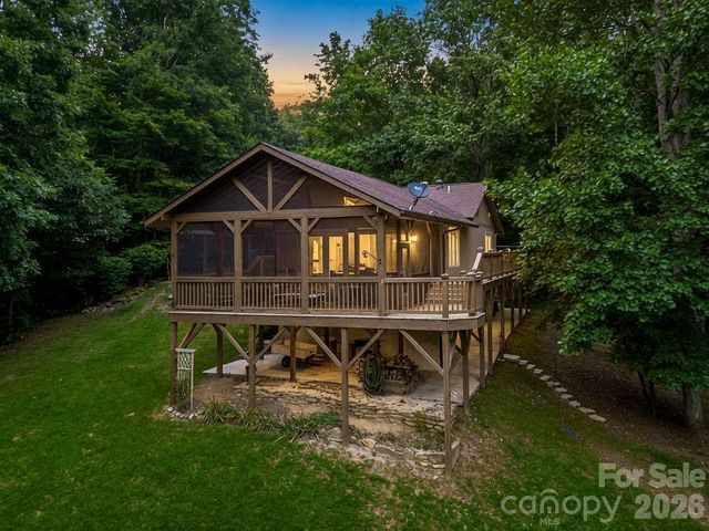 12 Chippewa Trail, Black Mountain, NC 28711