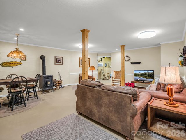 12 Chippewa Trail, Black Mountain, NC 28711