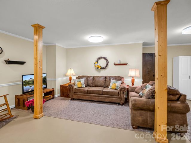 12 Chippewa Trail, Black Mountain, NC 28711