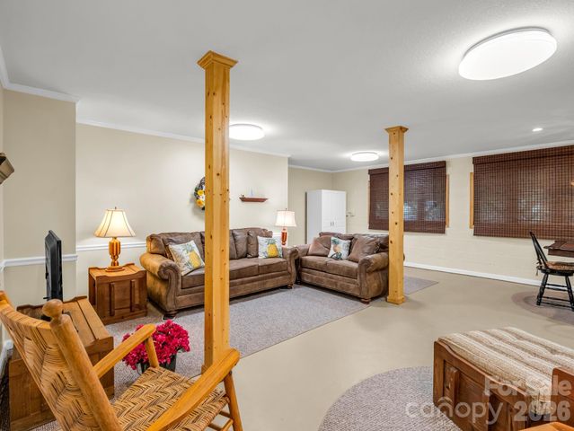 12 Chippewa Trail, Black Mountain, NC 28711