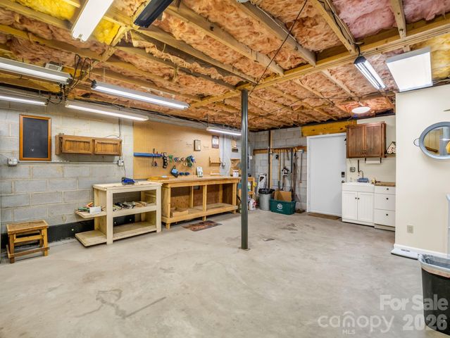 12 Chippewa Trail, Black Mountain, NC 28711