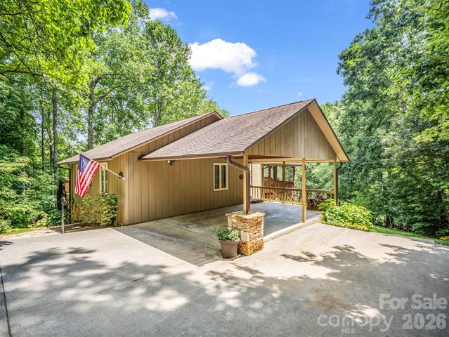 12 Chippewa Trail, Black Mountain, NC 28711