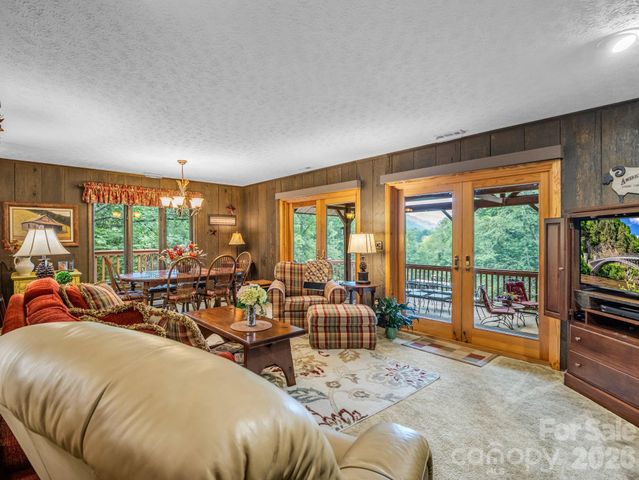 12 Chippewa Trail, Black Mountain, NC 28711