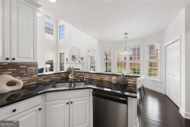 1972 Barrett Knoll Circle NW, Kennesaw, GA 30152