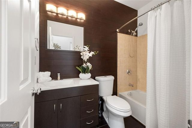 1972 Barrett Knoll Circle NW, Kennesaw, GA 30152