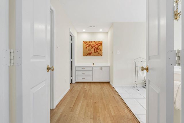 8308 COMANCHE CT, Bethesda, MD 20817