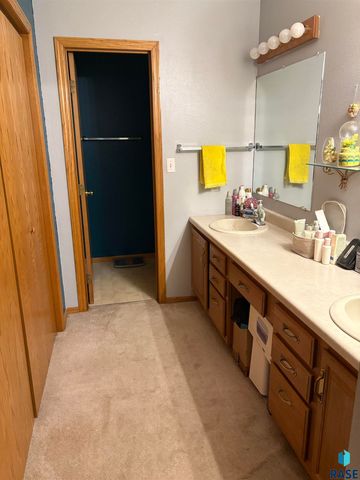 3342 Aspen Ave Avenue, Brookings, SD 57006
