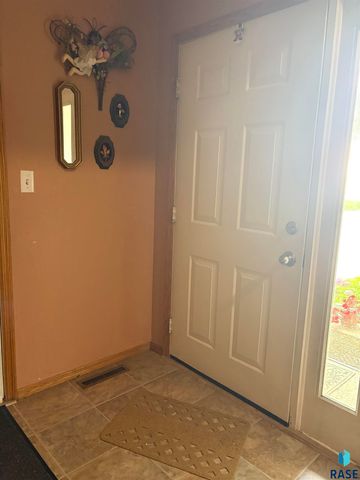 3342 Aspen Ave Avenue, Brookings, SD 57006