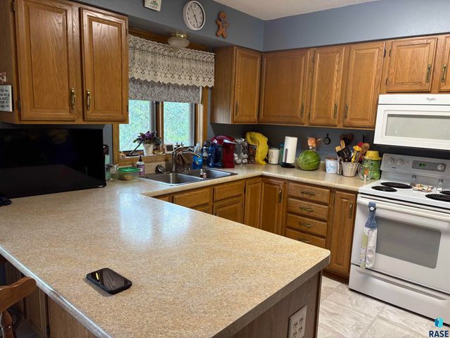 3342 Aspen Ave Avenue, Brookings, SD 57006