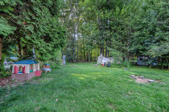605 Chases Grove Road, Derry, NH 03038