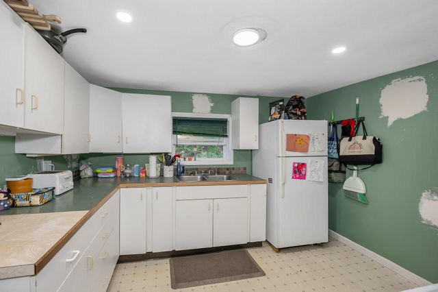 605 Chases Grove Road, Derry, NH 03038