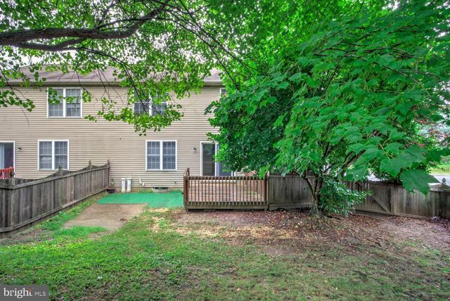 300 ELMSHIRE DR, Lancaster, PA 17603