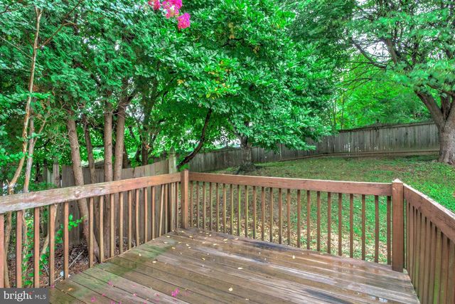 300 ELMSHIRE DR, Lancaster, PA 17603