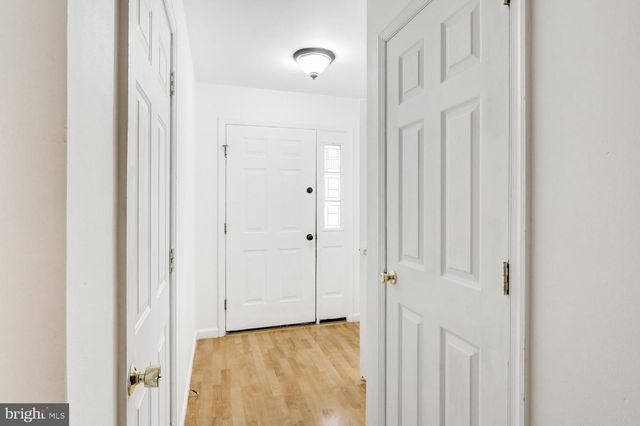 300 ELMSHIRE DR, Lancaster, PA 17603