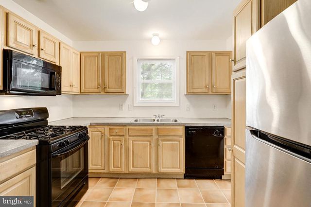 300 ELMSHIRE DR, Lancaster, PA 17603