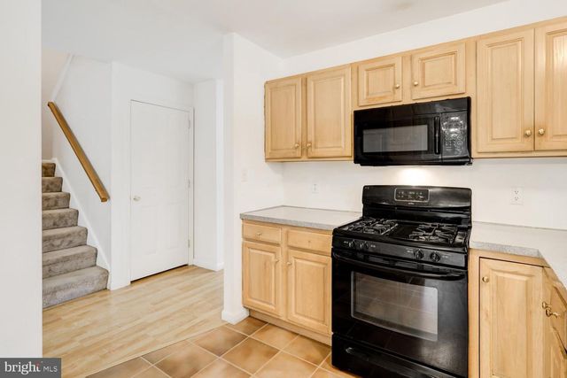 300 ELMSHIRE DR, Lancaster, PA 17603
