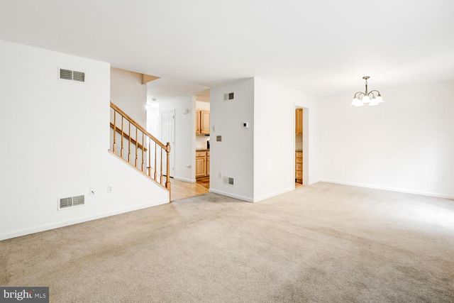 300 ELMSHIRE DR, Lancaster, PA 17603