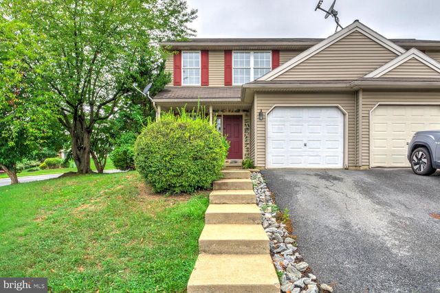 300 ELMSHIRE DR, Lancaster, PA 17603