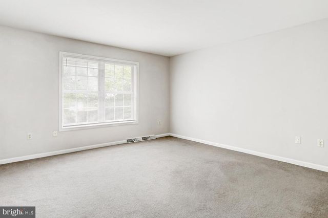 300 ELMSHIRE DR, Lancaster, PA 17603