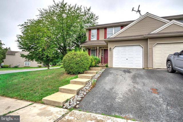 300 ELMSHIRE DR, Lancaster, PA 17603