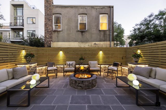 100 Scholes St Apt 1B, New York City, NY 11206