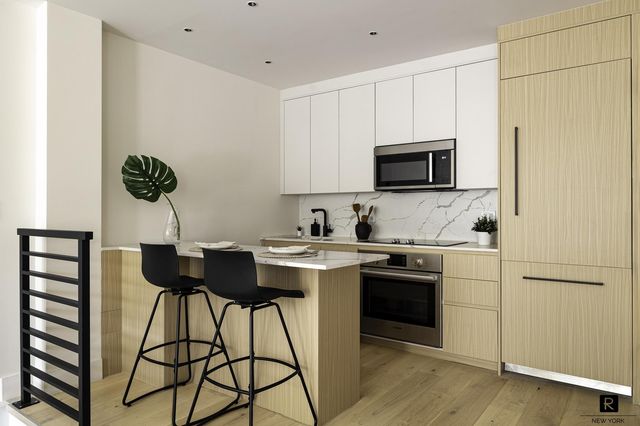 100 Scholes St Apt 1B, New York City, NY 11206