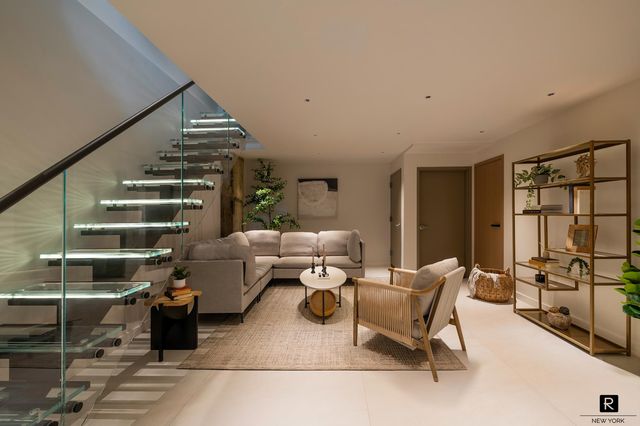 100 Scholes St Apt 1B, New York City, NY 11206