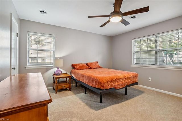 8 El Paso CT, Hampton, VA 23669