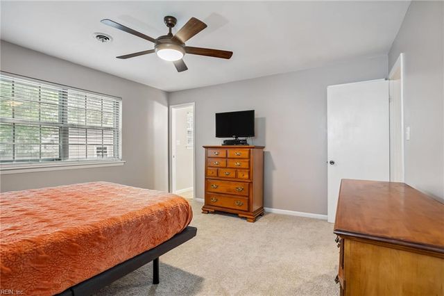 8 El Paso CT, Hampton, VA 23669