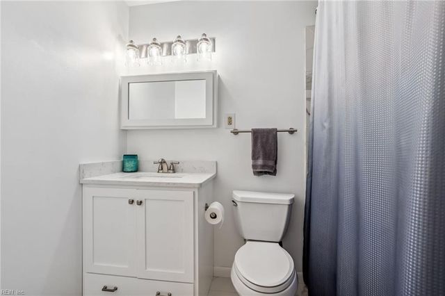 8 El Paso CT, Hampton, VA 23669