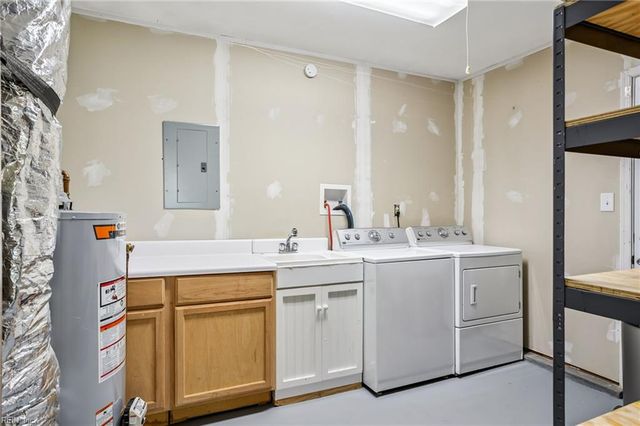 8 El Paso CT, Hampton, VA 23669