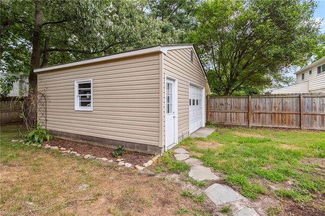 8 El Paso CT, Hampton, VA 23669
