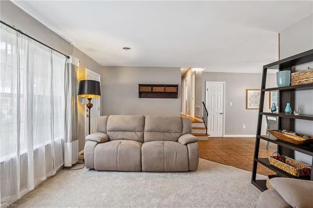 8 El Paso CT, Hampton, VA 23669