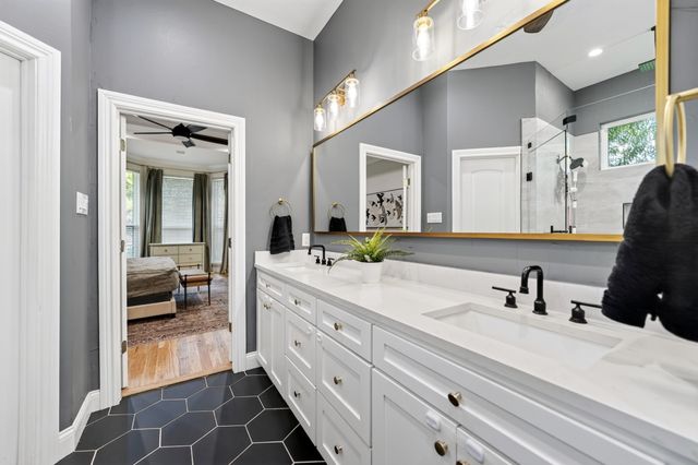 813 Windlake Circle, Heath, TX 75032