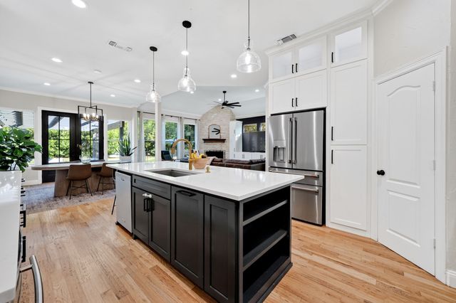 813 Windlake Circle, Heath, TX 75032