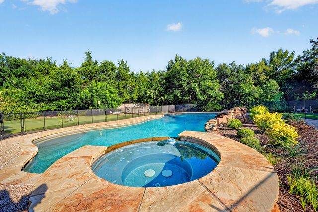 813 Windlake Circle, Heath, TX 75032