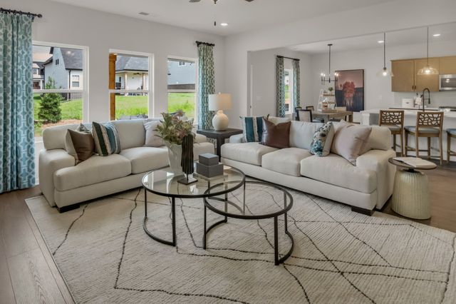 1374 English Oak Dr, Clarksville, TN 37043