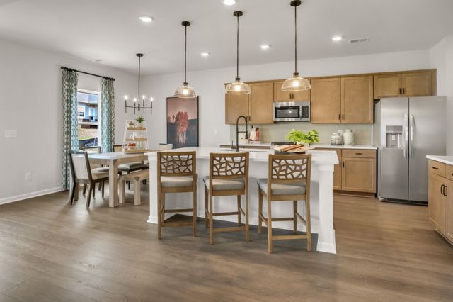 1374 English Oak Dr, Clarksville, TN 37043