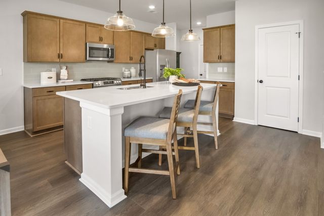 1374 English Oak Dr, Clarksville, TN 37043