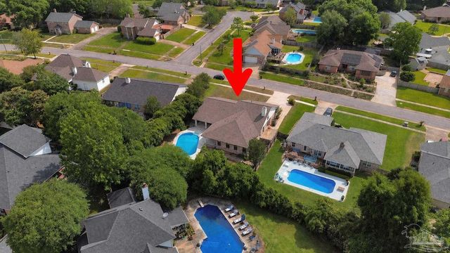 2221 Oxford Dr, Pensacola, FL 32503