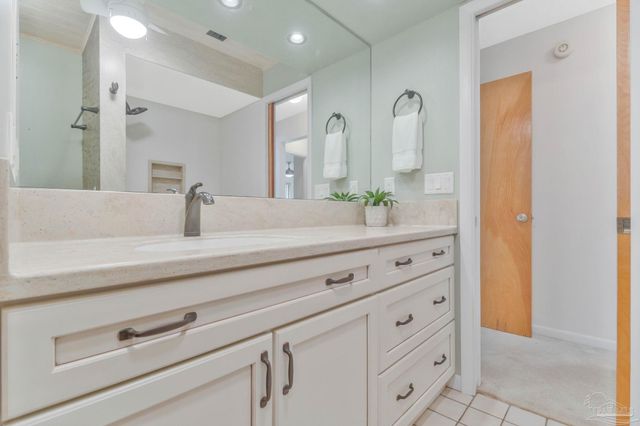 2221 Oxford Dr, Pensacola, FL 32503