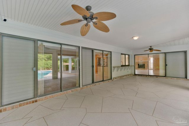 2221 Oxford Dr, Pensacola, FL 32503