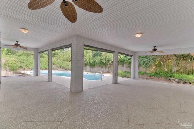 2221 Oxford Dr, Pensacola, FL 32503