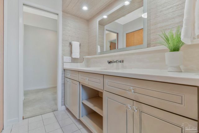 2221 Oxford Dr, Pensacola, FL 32503