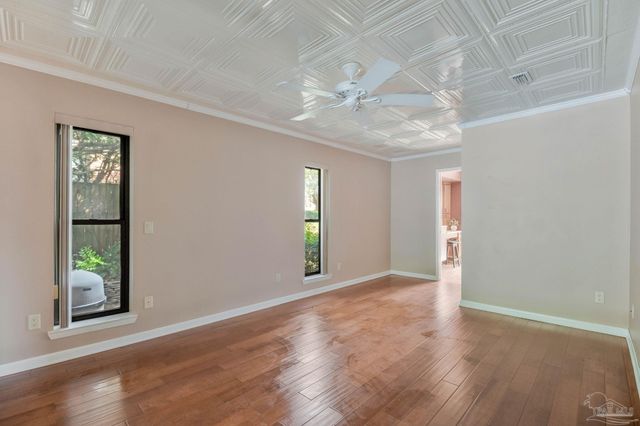 2221 Oxford Dr, Pensacola, FL 32503