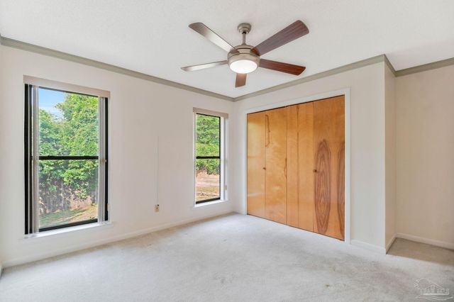 2221 Oxford Dr, Pensacola, FL 32503