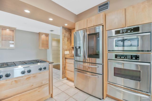 2221 Oxford Dr, Pensacola, FL 32503