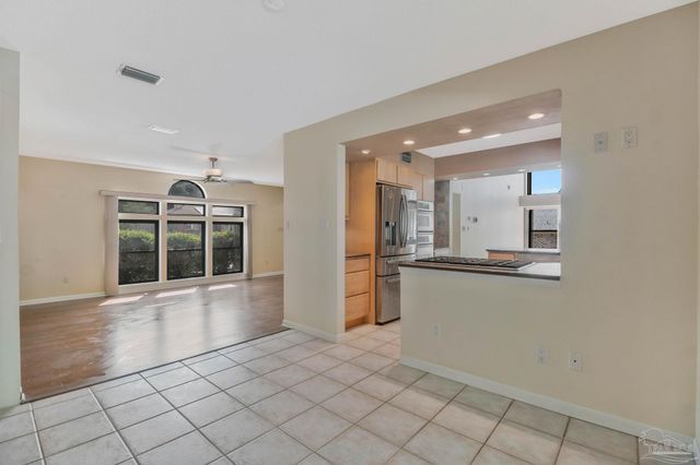 2221 Oxford Dr, Pensacola, FL 32503