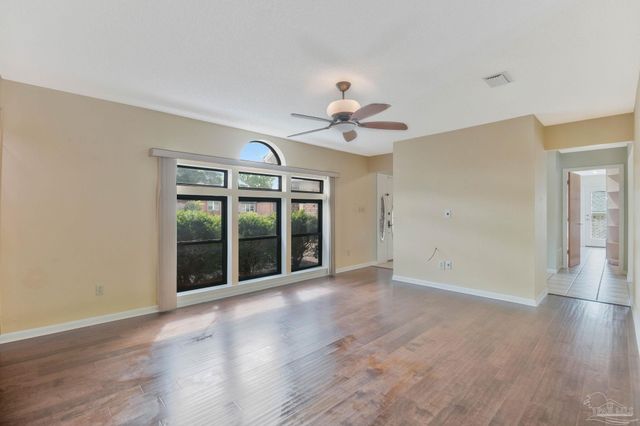 2221 Oxford Dr, Pensacola, FL 32503